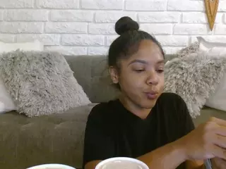 Jessica Simpsin's Live Sex Cam Show