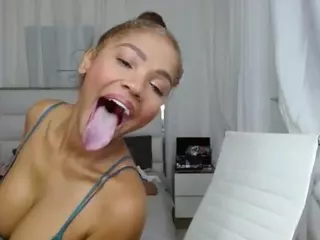 Jessica Simpsin's Live Sex Cam Show