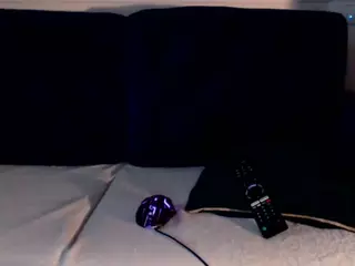 Kim YourdreamGirl's Live Sex Cam Show