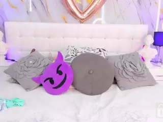 Emily Leah's Live Sex Cam Show