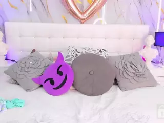 Emily Leah's Live Sex Cam Show