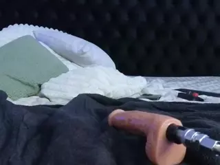 HornyLindzay's Live Sex Cam Show