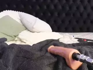 HornyLindzay's Live Sex Cam Show