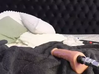 HornyLindzay's Live Sex Cam Show