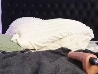 HornyLindzay's Live Sex Cam Show