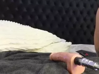 HornyLindzay's Live Sex Cam Show