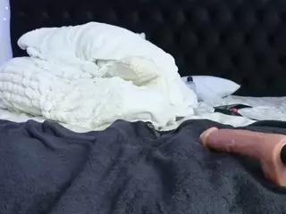 HornyLindzay's Live Sex Cam Show