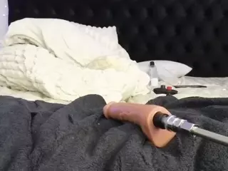HornyLindzay's Live Sex Cam Show