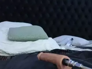 HornyLindzay's Live Sex Cam Show