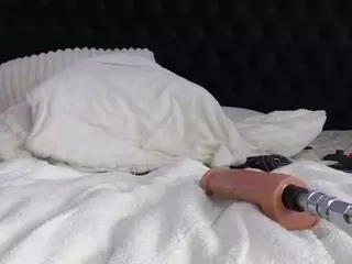 HornyLindzay's Live Sex Cam Show