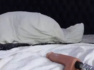 HornyLindzay's Live Sex Cam Show