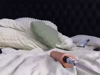 HornyLindzay's Live Sex Cam Show