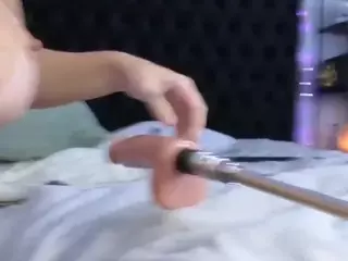 HornyLindzay's Live Sex Cam Show