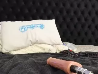 HornyLindzay's Live Sex Cam Show