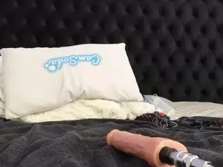 HornyLindzay's Live Sex Cam Show