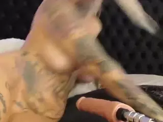 HornyLindzay's Live Sex Cam Show