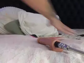 HornyLindzay's Live Sex Cam Show