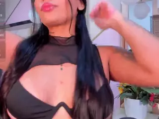 sophie-hann's Live Sex Cam Show