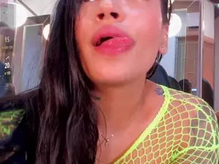 sophie-hann's Live Sex Cam Show