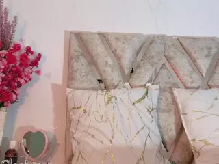 Cloe's Live Sex Cam Show