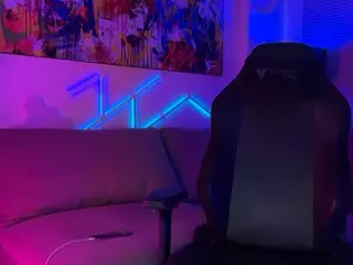 Kanary's Live Sex Cam Show