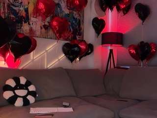 Live cam show with kanary