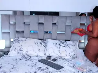 cammiila's Live Sex Cam Show