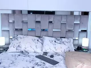 cammiila's Live Sex Cam Show