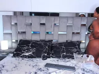 cammiila's Live Sex Cam Show