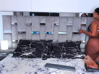 cammiila's Live Sex Cam Show