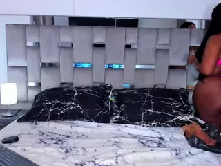 cammiila's Live Sex Cam Show