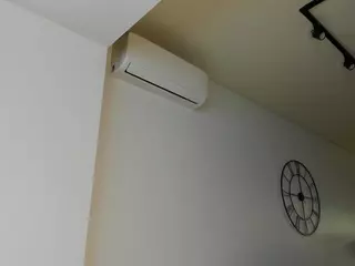 bella-sweeet's Live Sex Cam Show