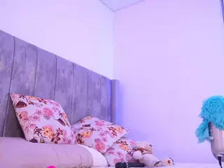Lara Giraldo's Live Sex Cam Show