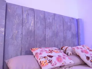 Lara Giraldo's Live Sex Cam Show
