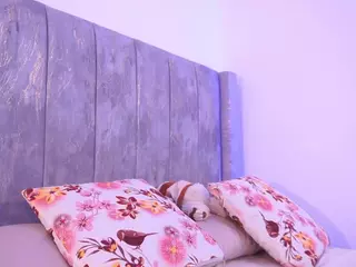 Lara Giraldo's Live Sex Cam Show