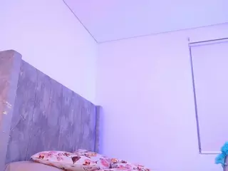 Lara Giraldo's Live Sex Cam Show