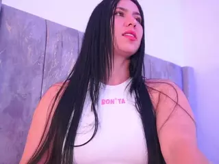 Lara Giraldo's Live Sex Cam Show