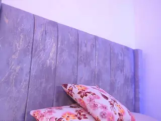 Lara Giraldo's Live Sex Cam Show