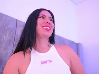 Lara Giraldo's Live Sex Cam Show