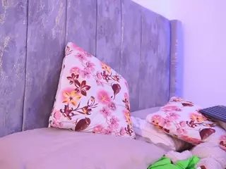 Lara Giraldo's Live Sex Cam Show