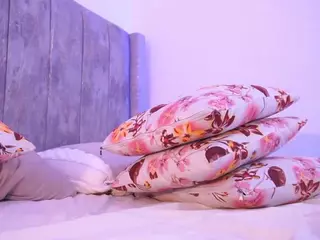 Lara Giraldo's Live Sex Cam Show