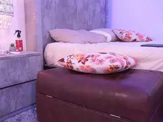 Lara Giraldo's Live Sex Cam Show