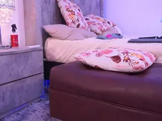 Lara Giraldo's Live Sex Cam Show