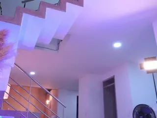 Lara Giraldo's Live Sex Cam Show