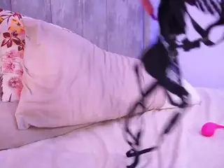 Lara Giraldo's Live Sex Cam Show