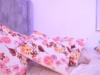 Lara Giraldo's Live Sex Cam Show