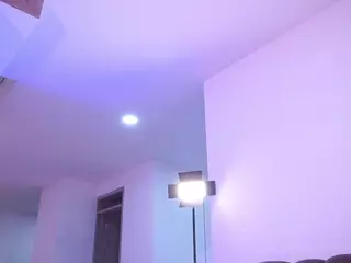 Lara Giraldo's Live Sex Cam Show