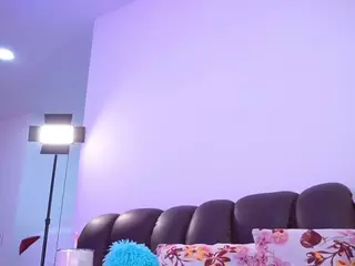 Lara Giraldo's Live Sex Cam Show