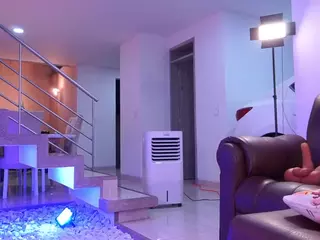 Lara Giraldo's Live Sex Cam Show