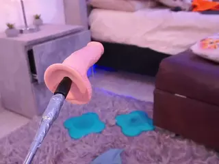 Lara Giraldo's Live Sex Cam Show